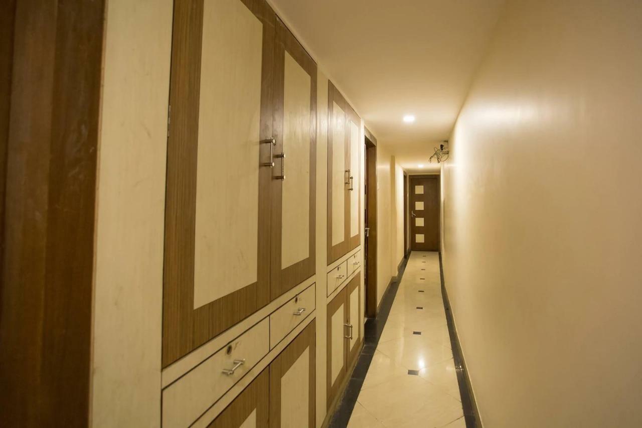 Hotel Grace Inn Мумбаи Экстерьер фото